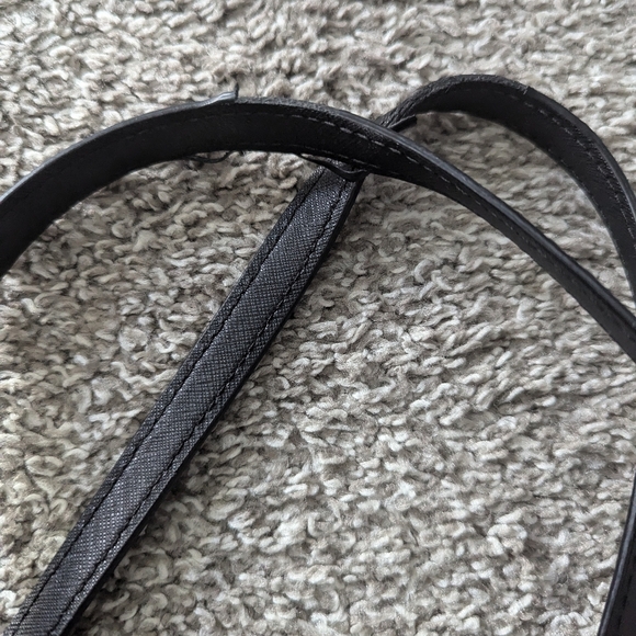 Michael Kors Jet Set Medium Saffiano Leather Tote - Picture 4 of 8